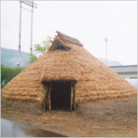 竪穴式住居復元実績写真9